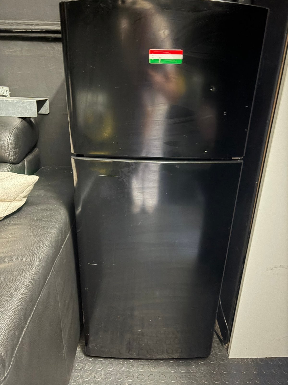 Compacte zwarte koelkast met vriesvak, Gebruikt, Met vriesvak, Ophalen, 85 tot 120 cm