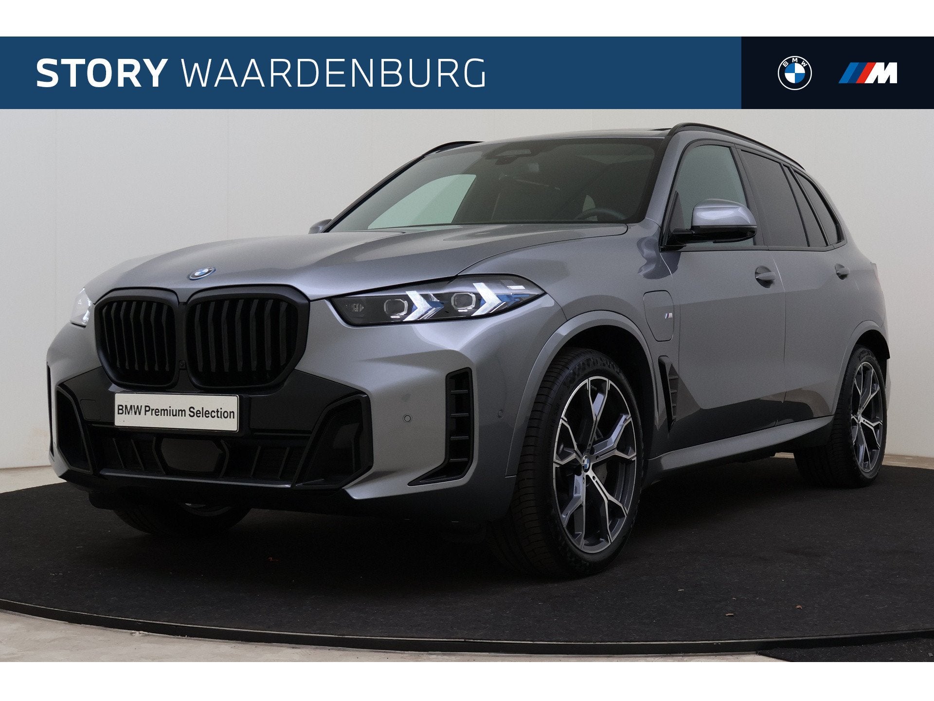 BMW X5 xDrive50e M Sport Automaat / Trekhaak / Panoramadak /