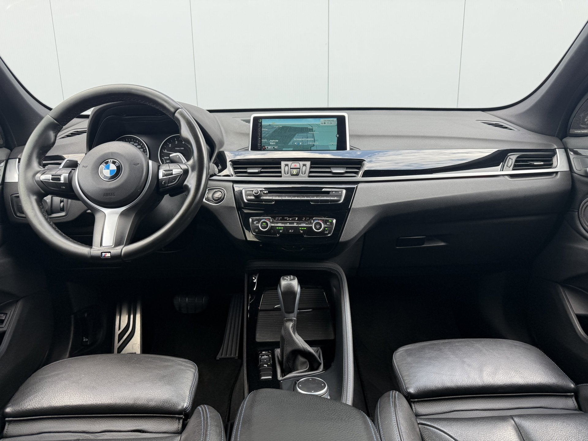 BMW X1 sDrive20i High Executive Automaat M-Pakket/Camera., 1998 cc, Euro 6, Bedrijf, SUV of Terreinwagen