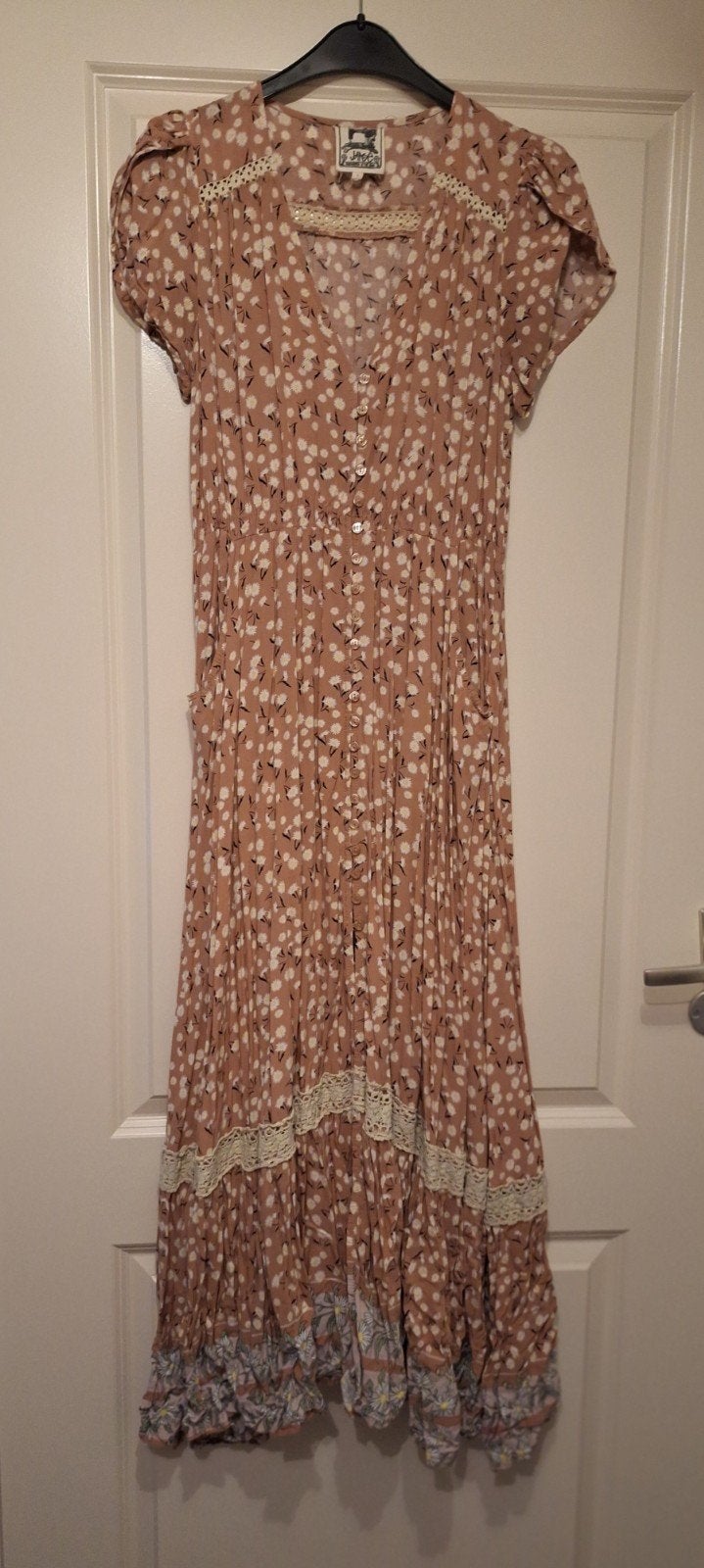 Lange Ibiza Jurk van Jaase met Madeliefjesprint, Kleding | Dames, Jurken, Bruin, Ophalen of Verzenden, Zo goed als nieuw, Onder de knie