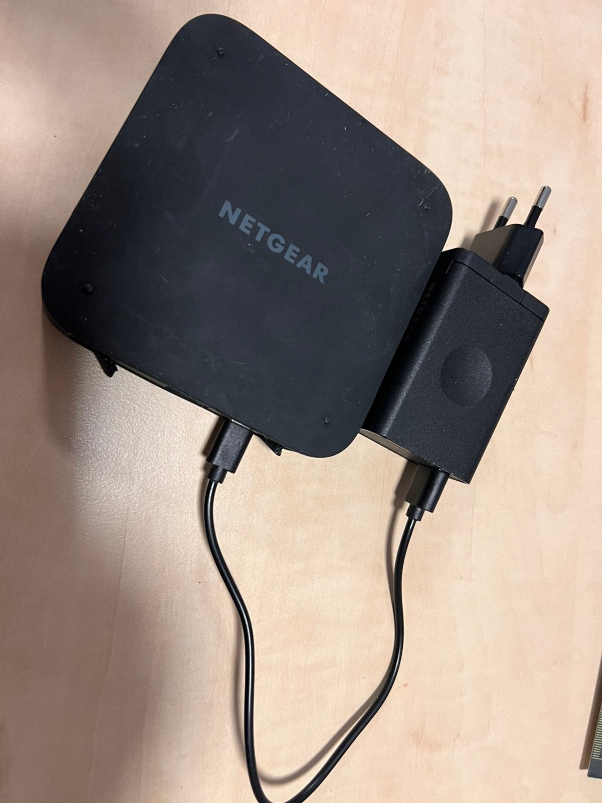 Netgear Nighthawk M5 router, Ophalen of Verzenden, Zo goed als nieuw, Router met modem