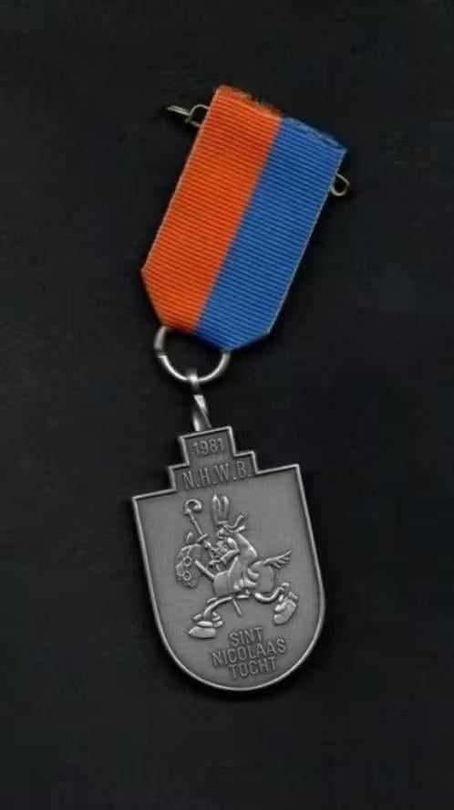Medaille NHWB Sint Nicolaastocht 1981 Wandelen., Ophalen of Verzenden, Zo goed als nieuw