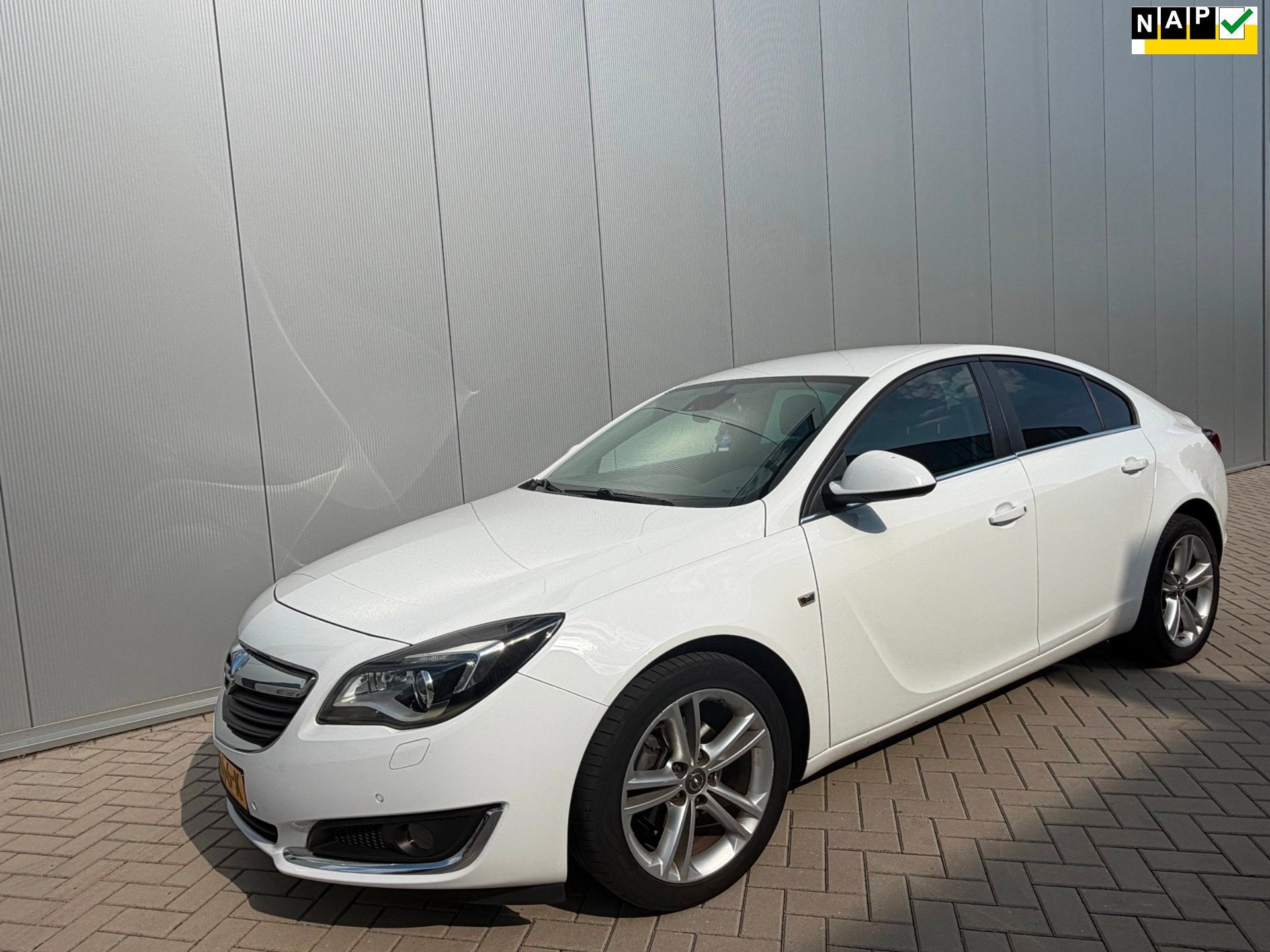 Opel Insignia 1.4 T EcoFLEX Business+, Auto's, Voorwielaandrijving, 4 cilinders, Wit, Handgeschakeld