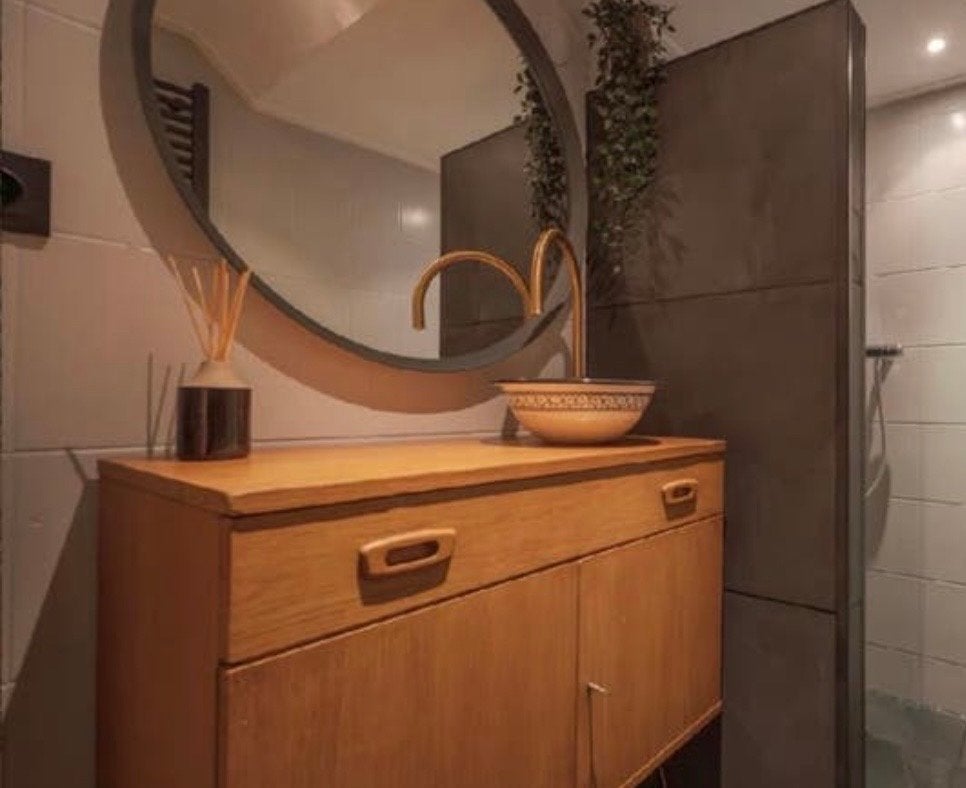 Vintage Wasmeubel met Gouden Kraan en Beschilderde Kom, Ophalen, Gebruikt, 50 tot 100 cm, Minder dan 100 cm