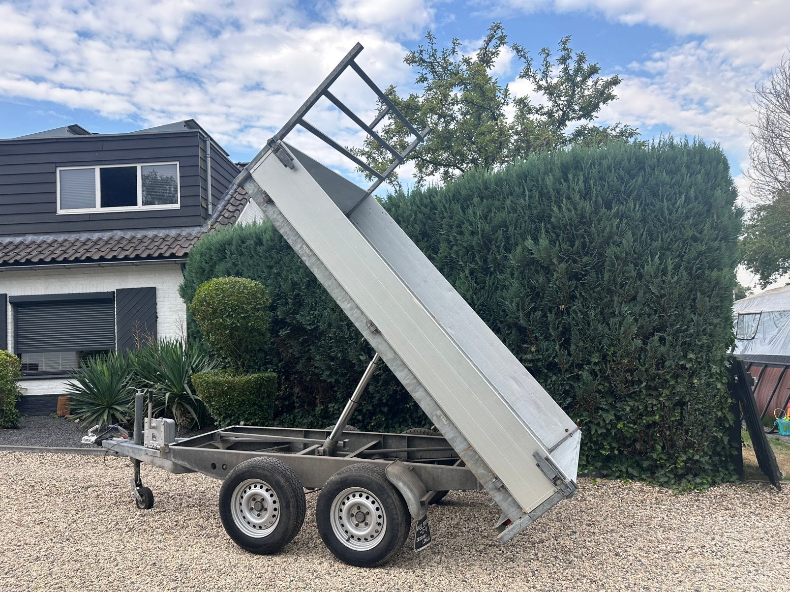 Nette Hapert handbediende kipper 2700KG 285x165, Ophalen, Zo goed als nieuw