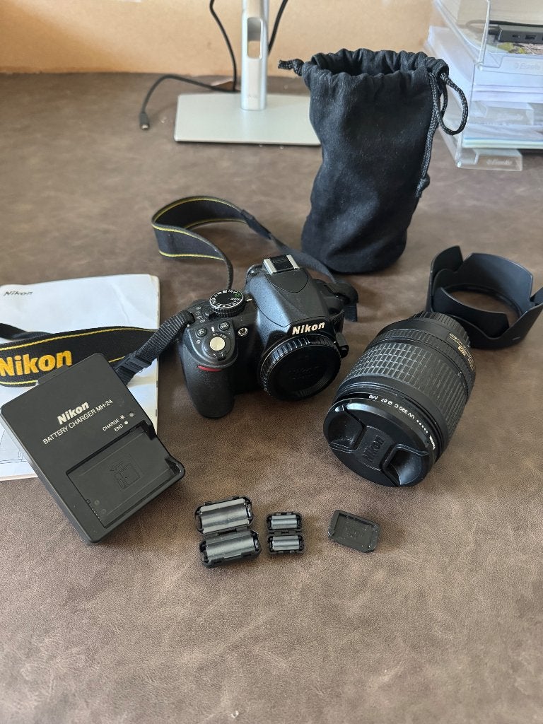 Nikon D3100 spiegelreflexcamera + 18-105mm VR lens, Gebruikt, Spiegelreflex, Ophalen of Verzenden, Nikon