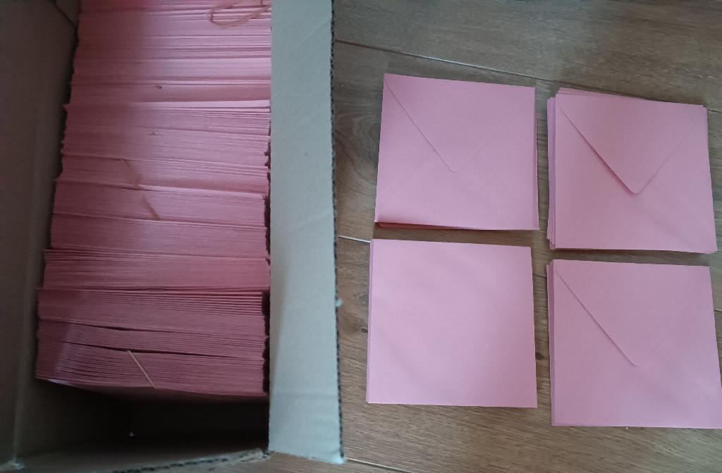 Enveloppen zalm ongeveer 360 stuks 14x14cm nieuw, Ophalen of Verzenden, Nieuw, Overige thema's, Overige typen