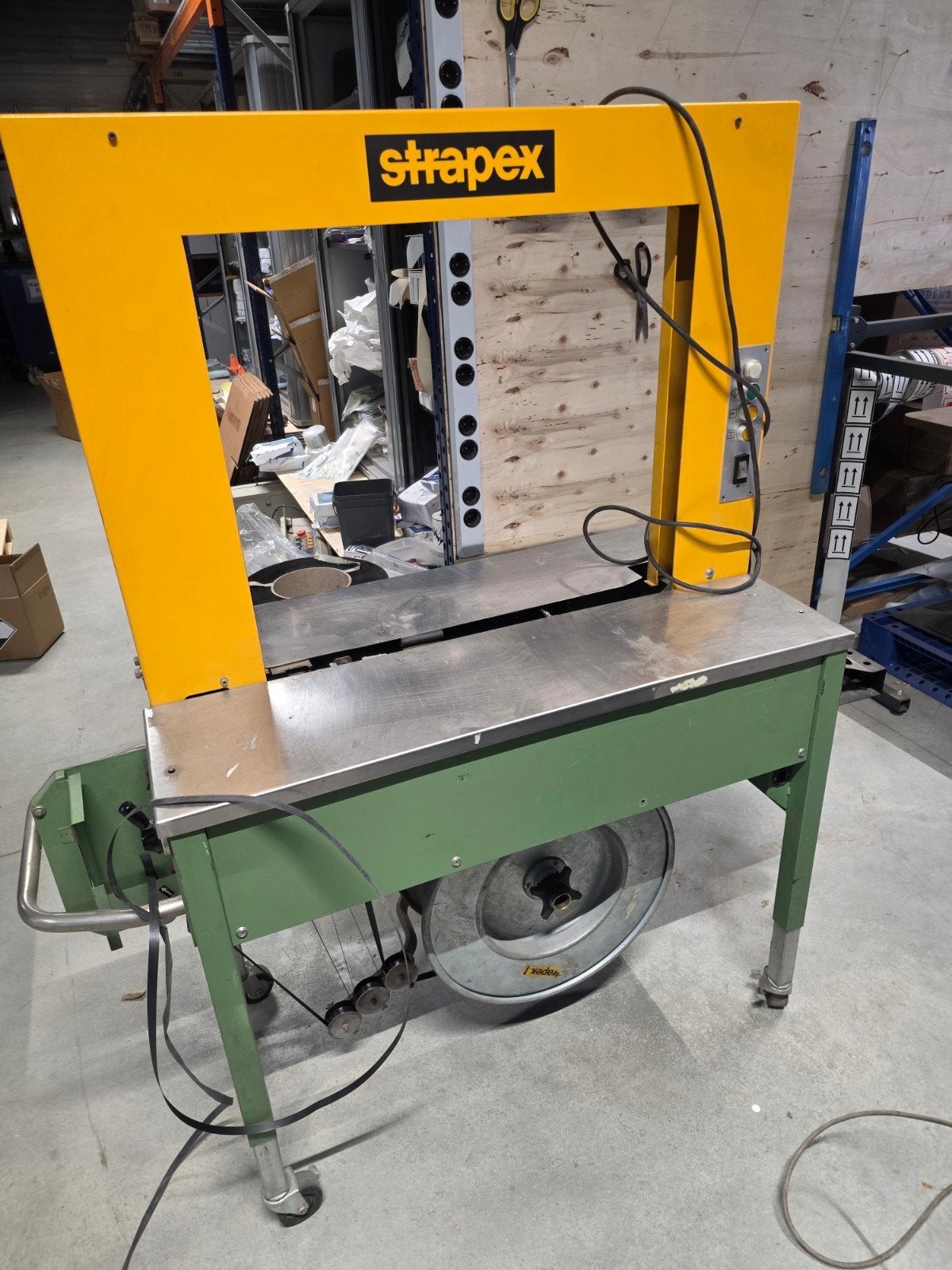 2x Omsnoeringsmachines (Mosca, Strapex) - nakijken, Doe-het-zelf en Verbouw, Ophalen