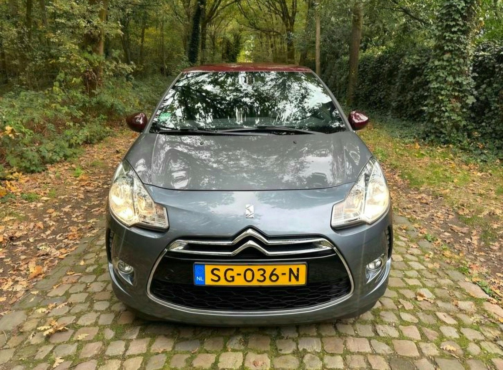 Citroën DS3 1.6 THP sport chic  2011 Grijs, Auto's, 15 km/l, 49 €/maand, Handgeschakeld, 570 kg
