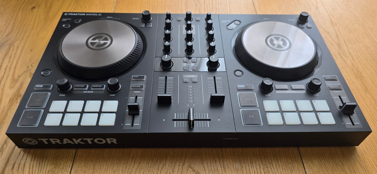 Traktor Kontrol S2 mk3 met decksaver, Ophalen of Verzenden, Zo goed als nieuw, Dj-set, Overige merken