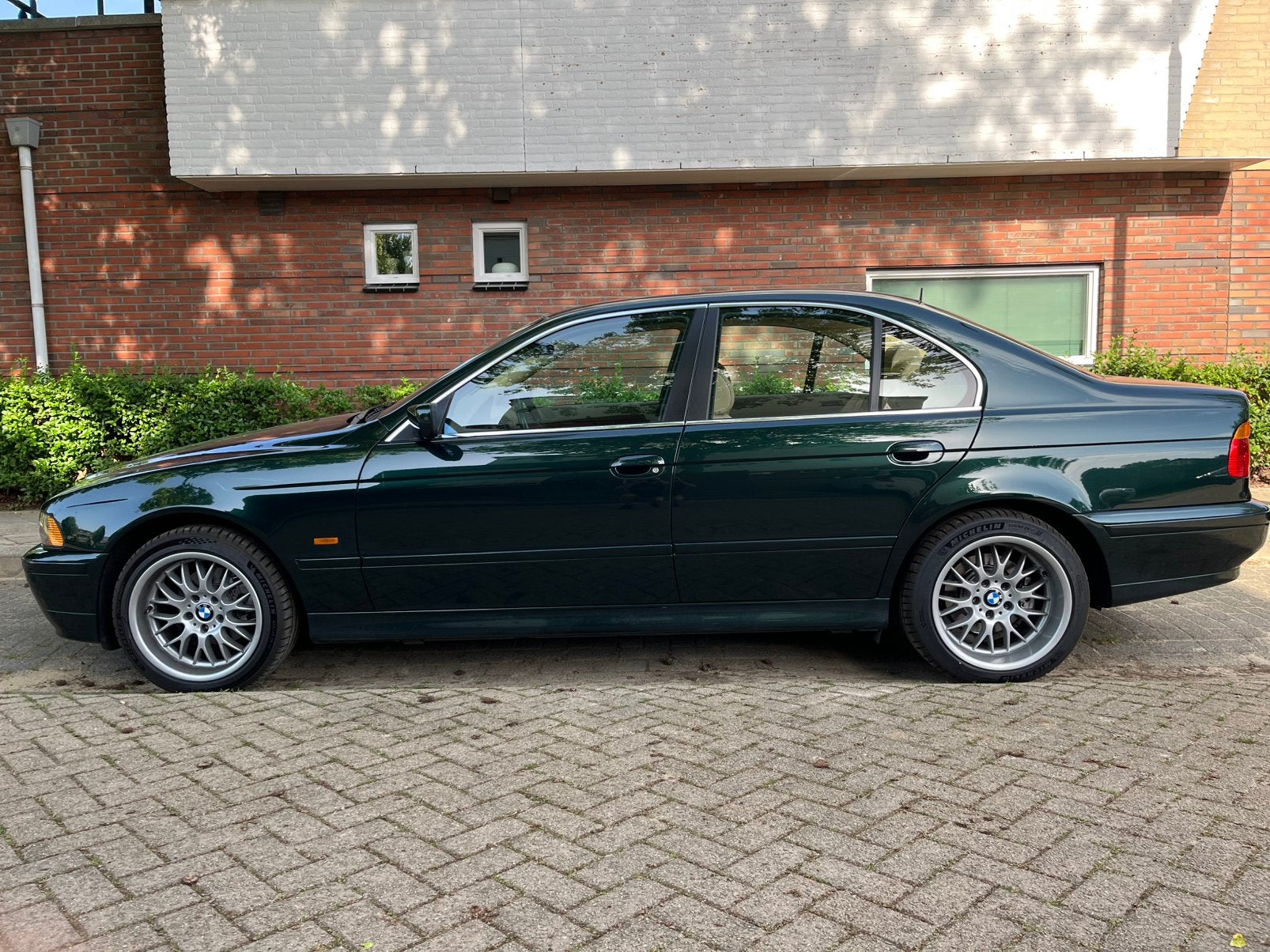 Unieke kans BMW E39 5-Serie 2.5 I AUT 2001 99.999km, Automaat, Achterwielaandrijving, Beige, 1505 kg