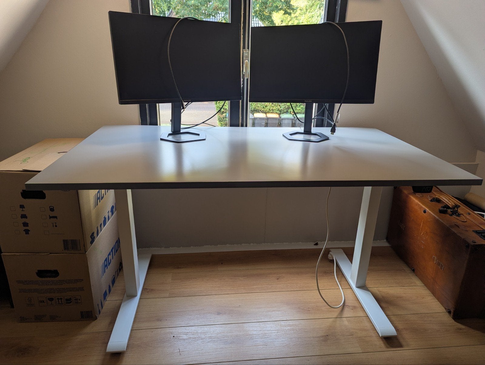 IKEA Rodulf elektrisch zit/sta bureau 140x80cm, Ophalen, Zit-sta bureau, Zo goed als nieuw, IKEA