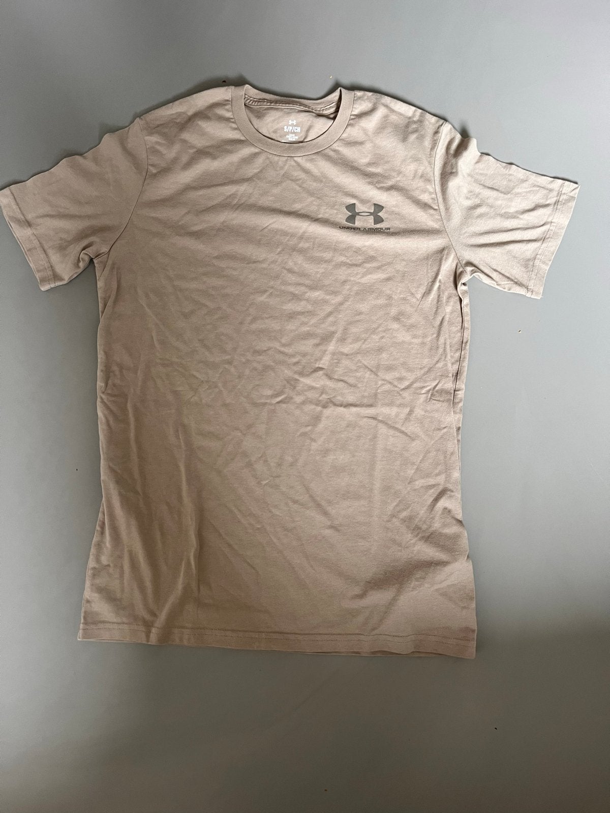 Under Armour T-shirt - Beige - Maat S/P/CH, Kleding | Heren, T-shirts, Verzenden, Gedragen, Maat 46 (S) of kleiner, Beige