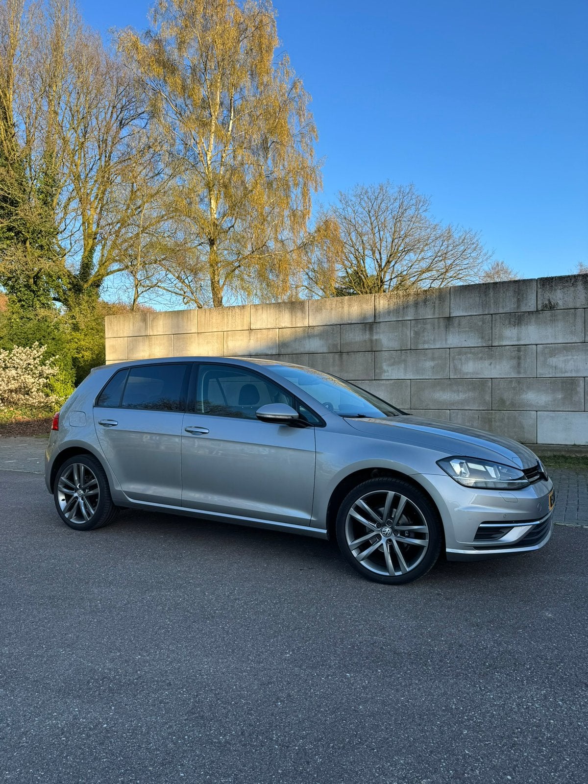 Volkswagen Golf 7.5 1.0 DSG|Highline|Acc|Massage, Auto's, Volkswagen, 620 kg, 1157 kg, 999 cc, 1300 kg