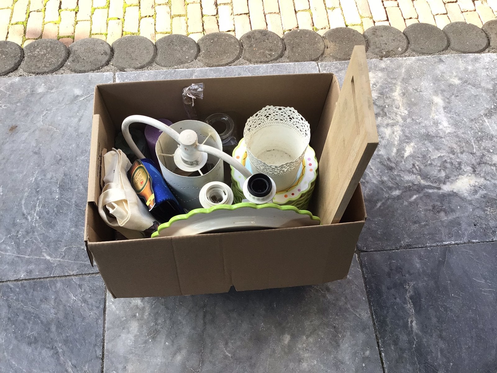 Gratis af te halen: 1 doos met diverse spullen., Ophalen, Overige merken, Keramiek, Zo goed als nieuw