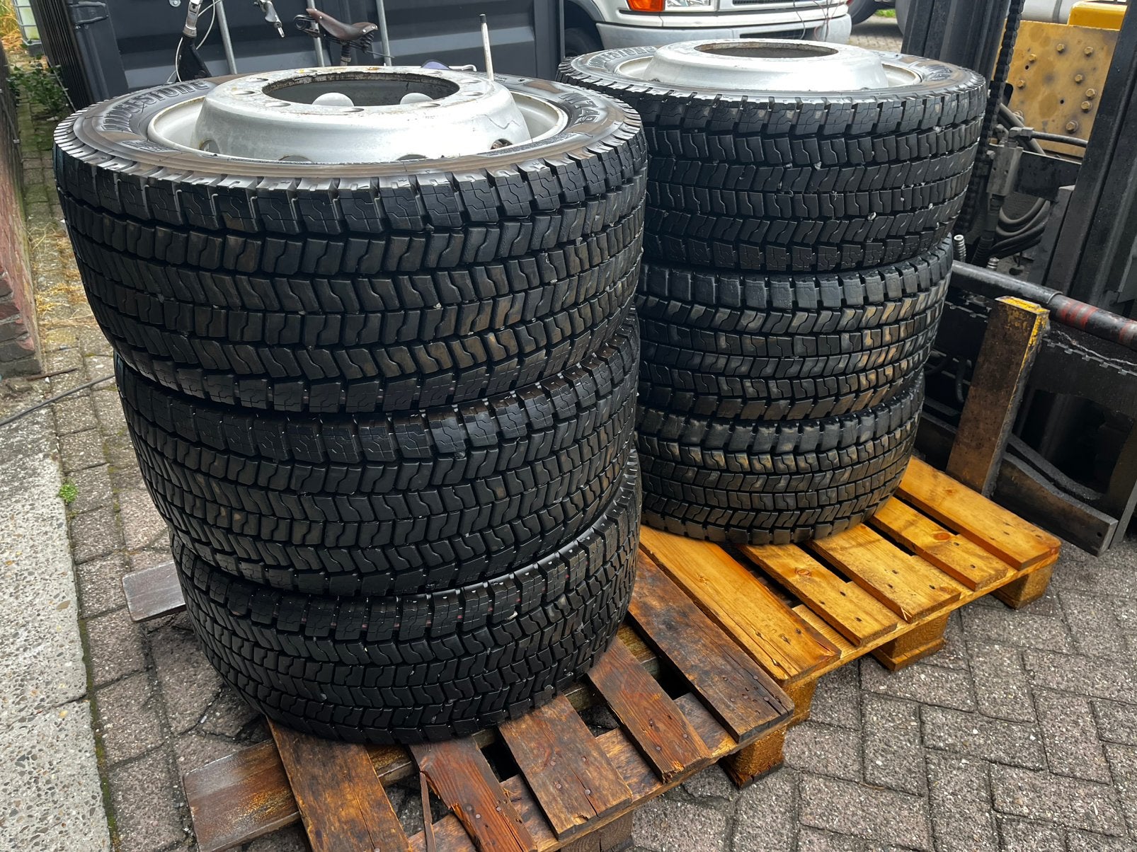6 Bridgestone trekasbanden 315/45/22,5 op 10 gaats velgen, Auto-onderdelen, Vrachtwagen-onderdelen, Ophalen, Overige merken, Overige Auto-onderdelen