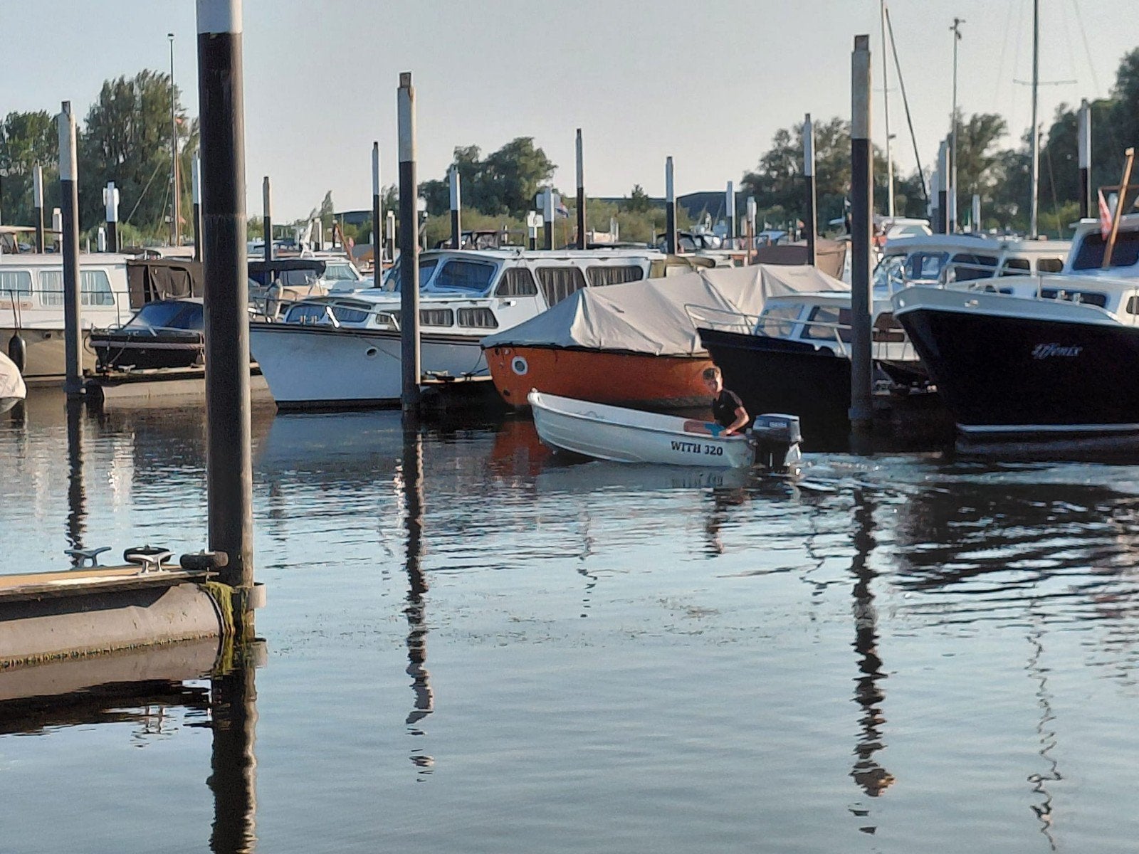 with 320 KMV, Watersport en Boten, Ophalen of Verzenden, Gebruikt, Overige typen, Motorboot