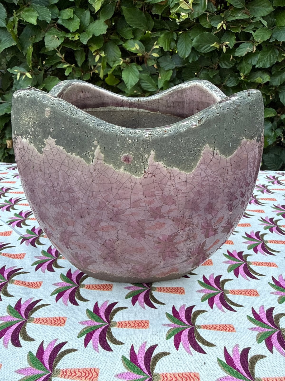 Decoratieve bloempot met craquelé glazuur lila paars, Gebruikt, Ophalen of Verzenden, Overige vormen, Aardewerk