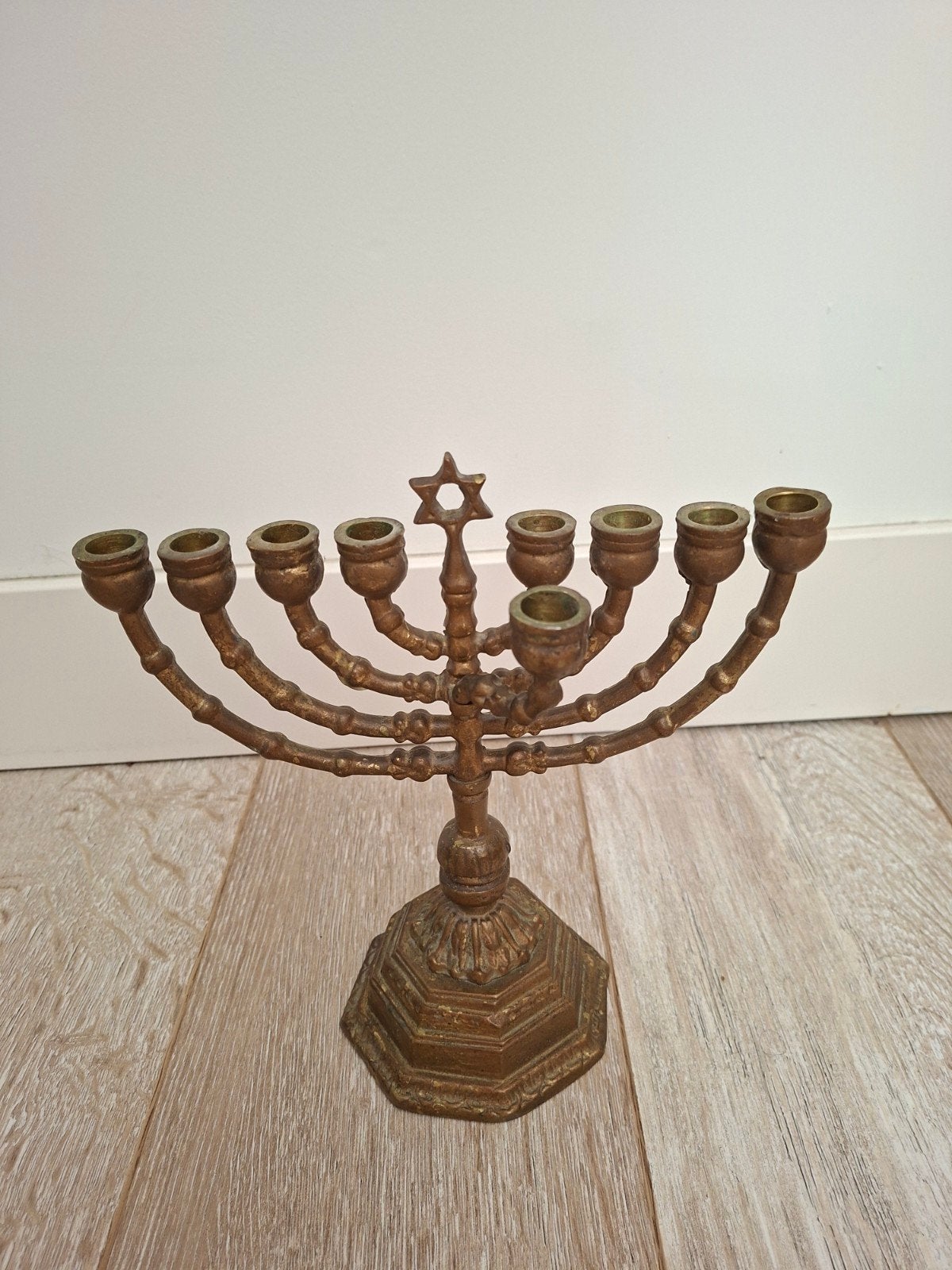 Oude Chanouka kandelaar, 9 armen, Ophalen of Verzenden, Koper of Brons