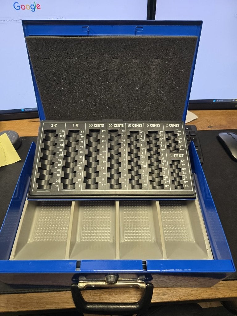 Metal geldkist xl met slot, Verzamelen, Spaarpotten, Ophalen of Verzenden, Zo goed als nieuw, Metaal of Blik, Dier