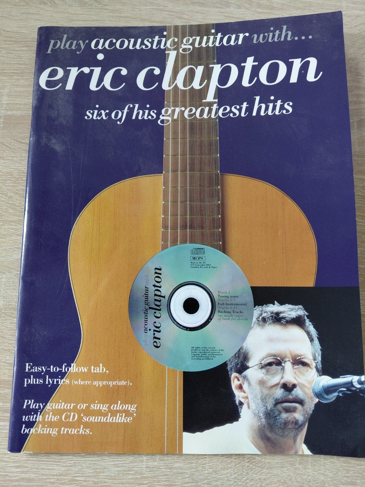 Eric Clapton - Play Acoustic Guitar (Boek + ), Gitaar, Ophalen of Verzenden, Zo goed als nieuw, Rock en Metal