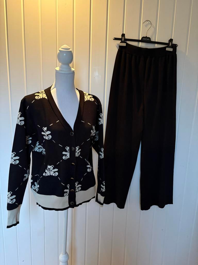 Comfortabel zwart pak met teddybeer patroon vest, Maat 38/40 (M), Kostuum of Pak, Zwart, Ophalen of Verzenden