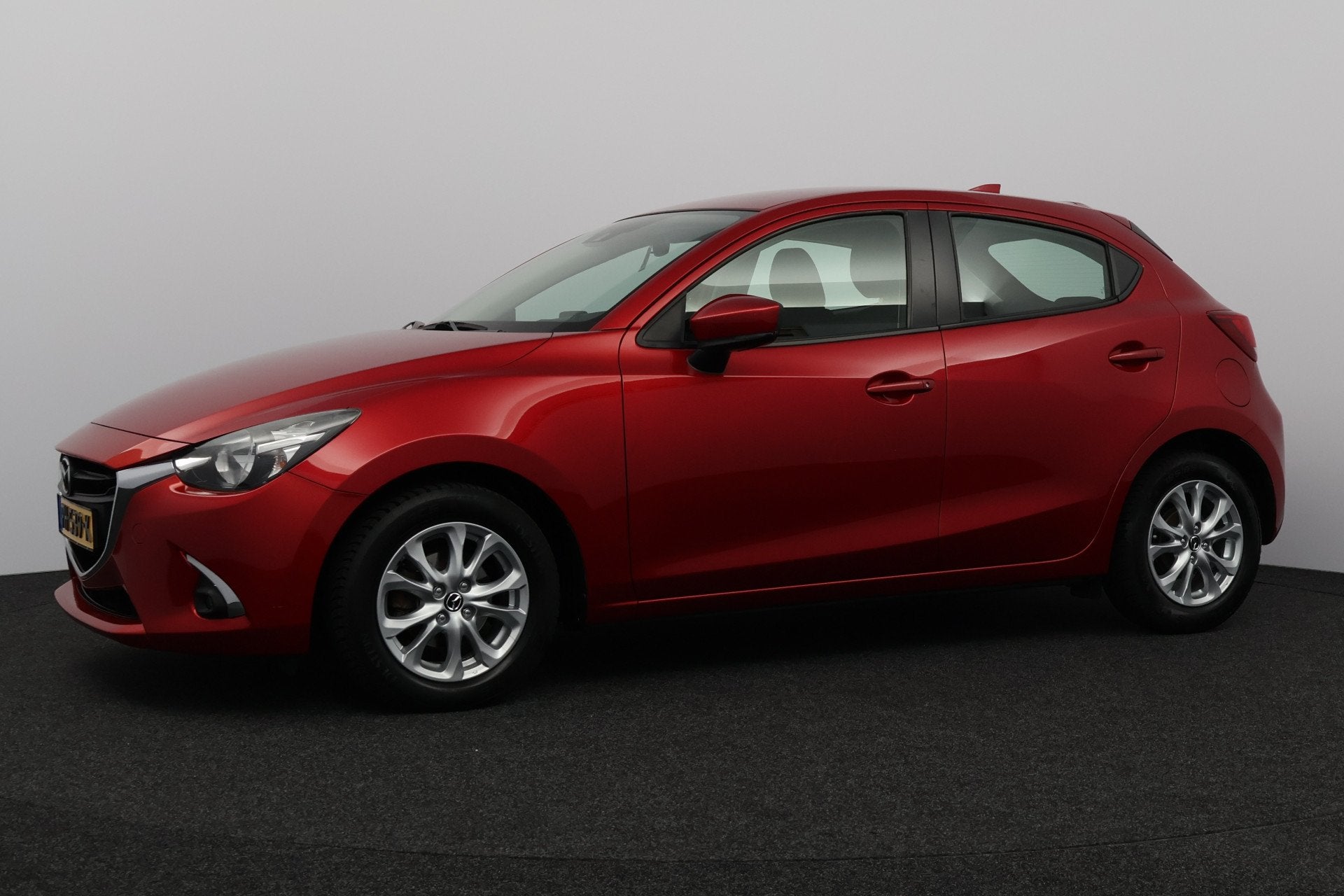 Mazda 2 1.5 Skyactiv-G Dynamic/ 15'' LMV/ Keyless-GO/ Lane-A, Auto's, Voorwielaandrijving, Stof, Gebruikt, 4 cilinders