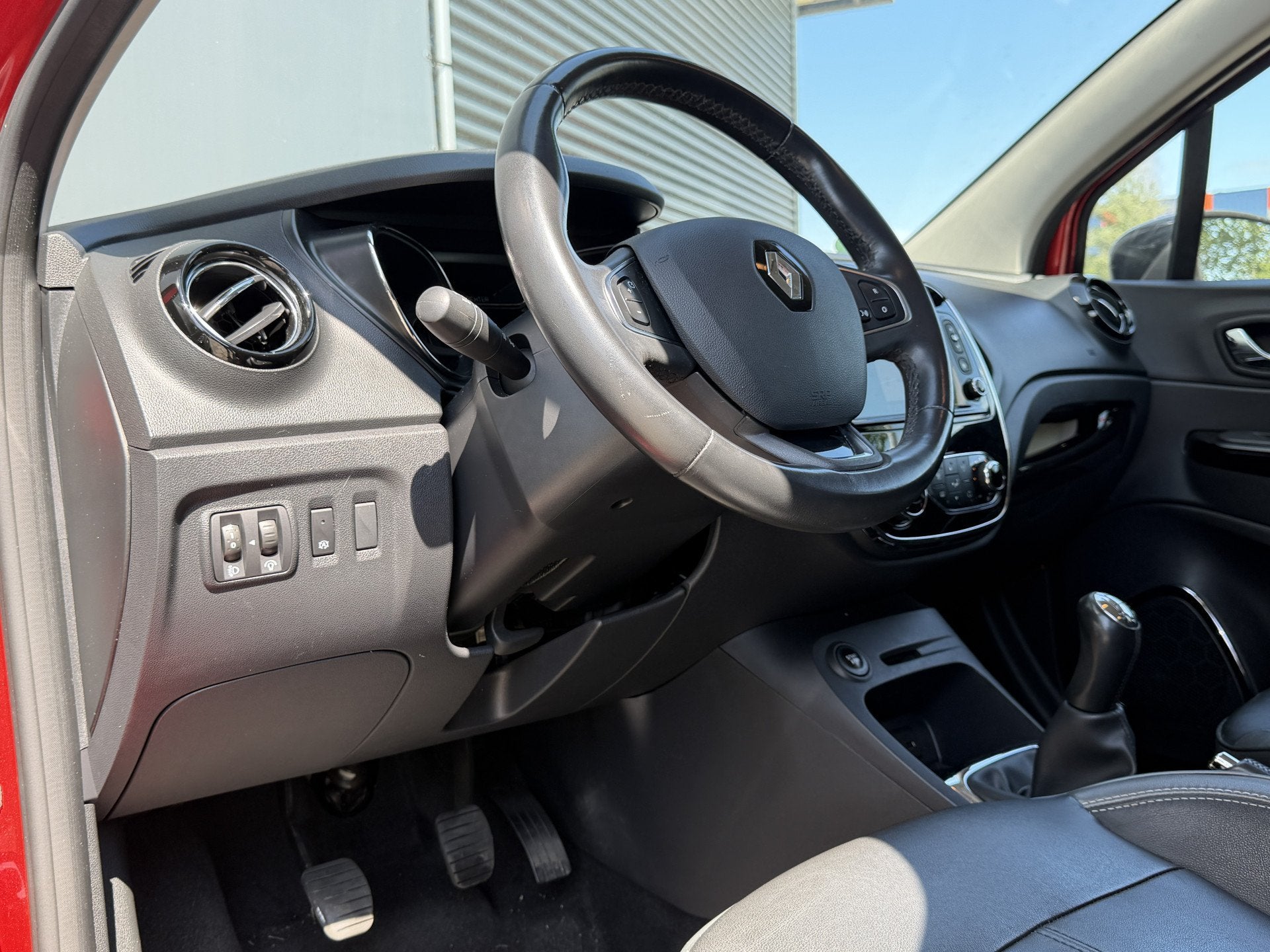 Renault Captur BWJ 2016 | 0.9T 90 PK TCe Xmod | LEDER | STOE, Voorwielaandrijving, 898 cc, Gebruikt, 49 €/maand