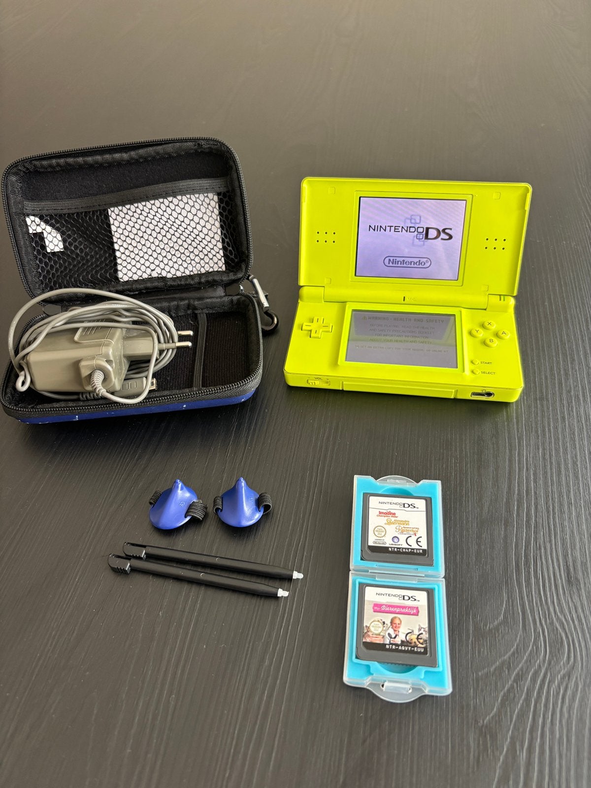 Nette Nintendo DS Lite + accessoires, Spelcomputers en Games, Spelcomputers | Nintendo DS, Met games, Overige kleuren, Ophalen of Verzenden