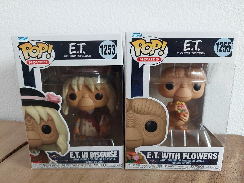 Funko POP! E.T. #1253 en #1255 With flowers en In Disguise, Funko, Nieuw, Ophalen of Verzenden, Funko