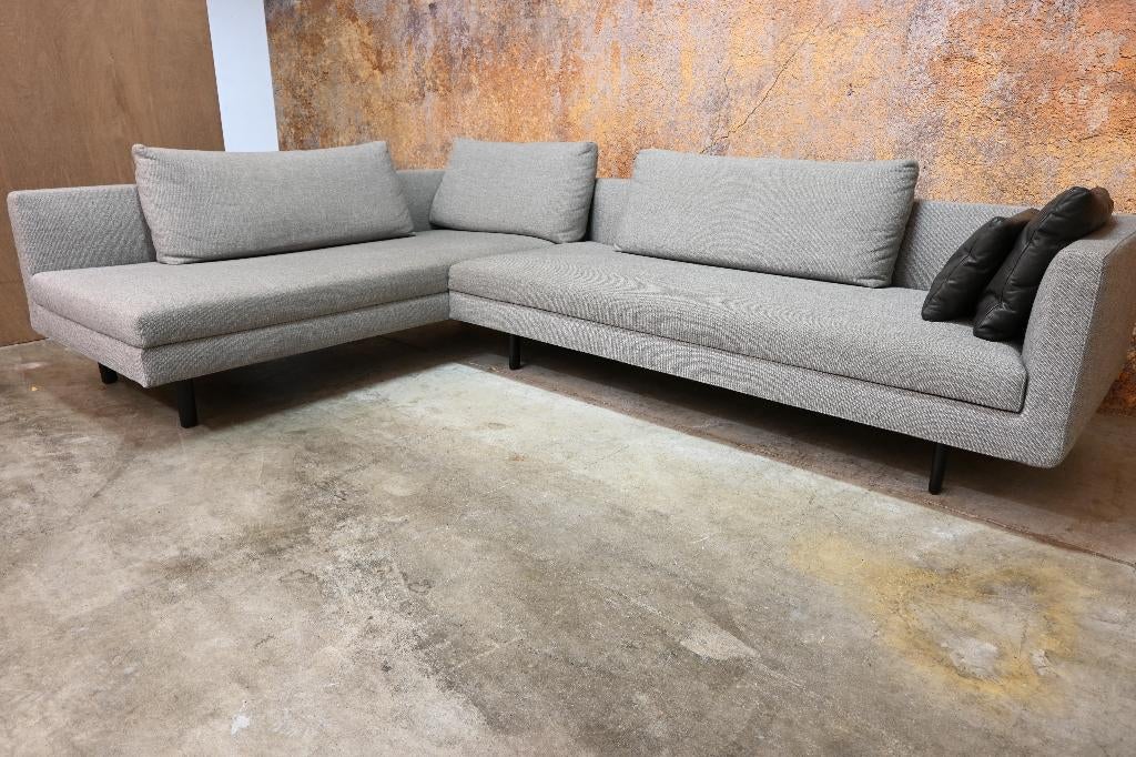 ZGANieuw grijze stoffen EYYE Etcetera design hoekbank, Huis en Inrichting, Banken | Bankstellen, EYYE, 250 tot 300 cm, Hoekbank