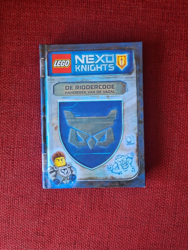 Lego nexo knights boek de riddercode handboek van de vazal, Ophalen of Verzenden, Zo goed als nieuw