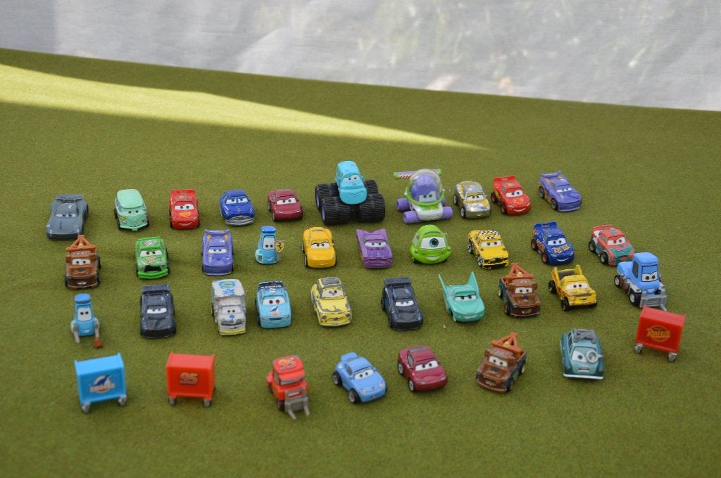 35 Mini Cars auto`s Disney Pixar van metaal / ijzer, Ophalen of Verzenden, Gebruikt