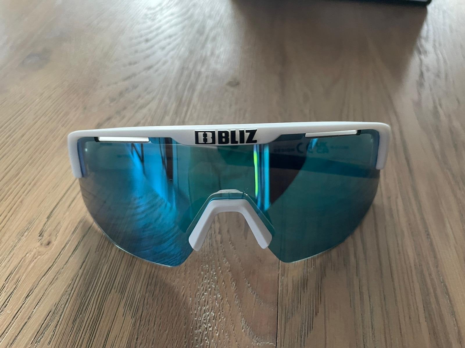 Bliz Matrix Sportzonnebril size S, Overige merken, Zonnebril, Wit, Ophalen of Verzenden