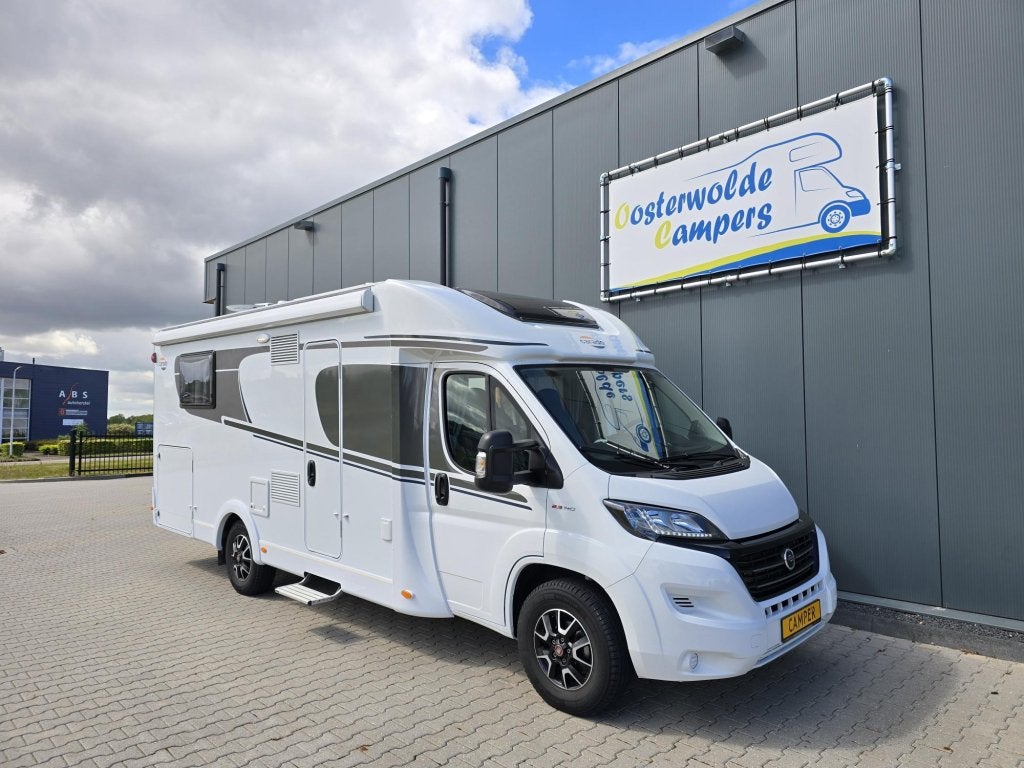 Carado T 449 Queensbed Hefbed 9G Automaat 2x Airco 28.900km, Automaat, Ringverwarming, Fiat, Luifel