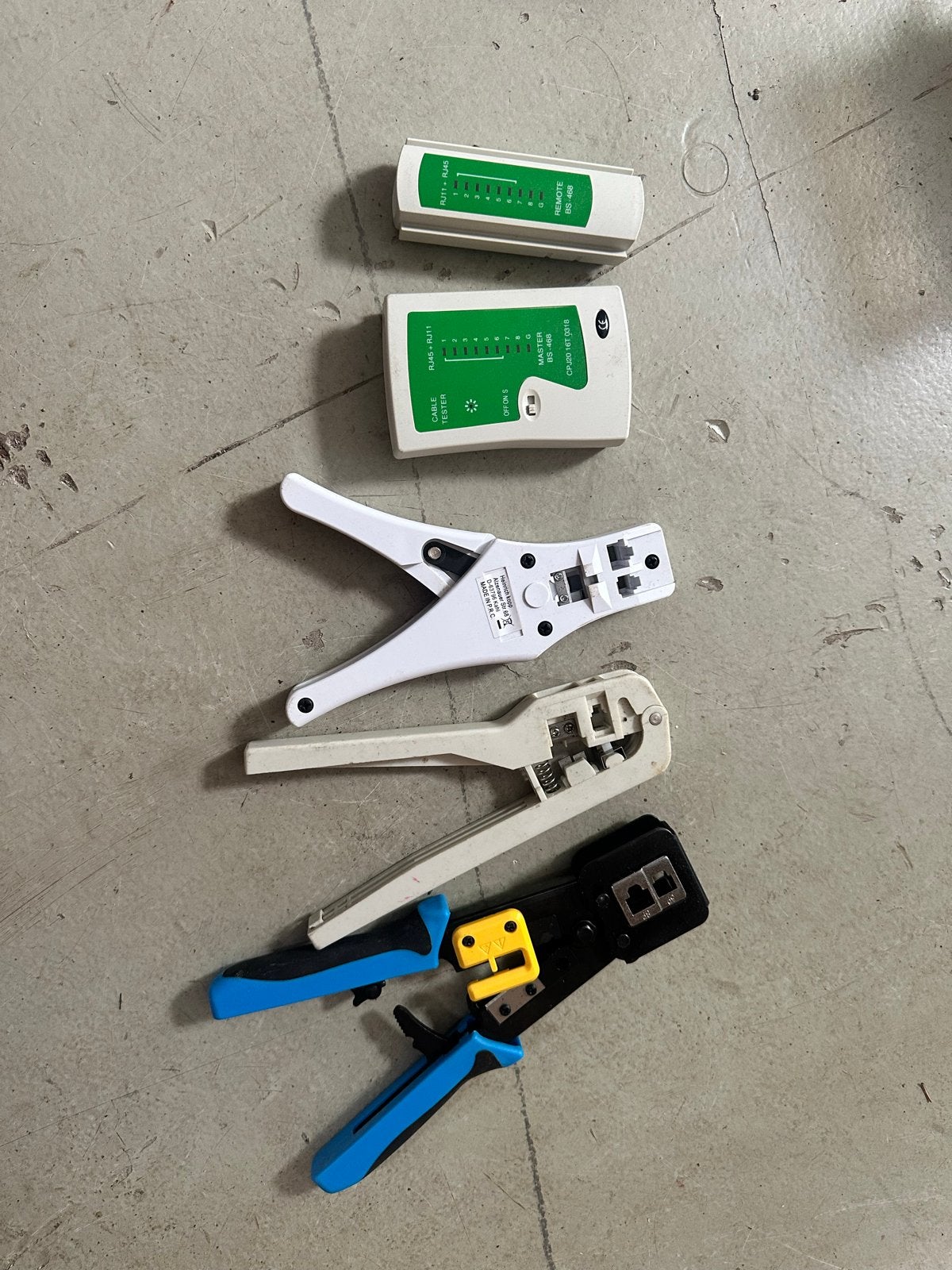 Netwerk Gereedschap Set: Kabeltester, Krimptangen, Striptang, Ophalen, Gebruikt, Tang, Overige merken