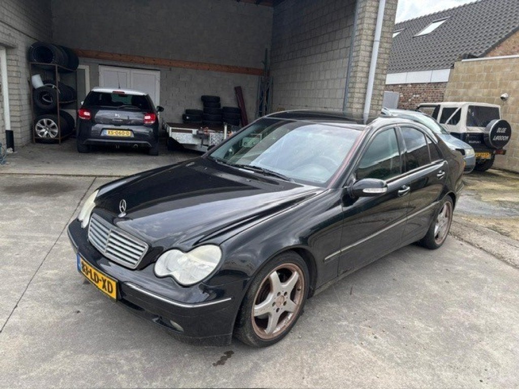 Mercedes-benz 240, Auto's, Mercedes-Benz, Automaat, Achterwielaandrijving, Gebruikt, Overige modellen