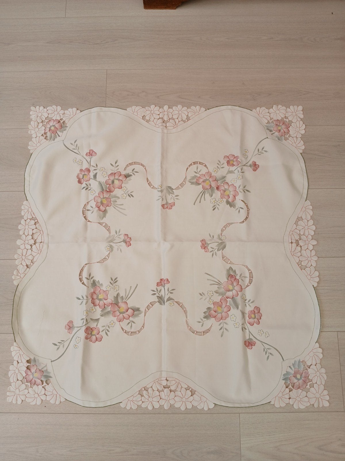 Tafelkleed met bloemenprint en geschulpte rand 83-85cm, Ophalen of Verzenden, Rechthoek