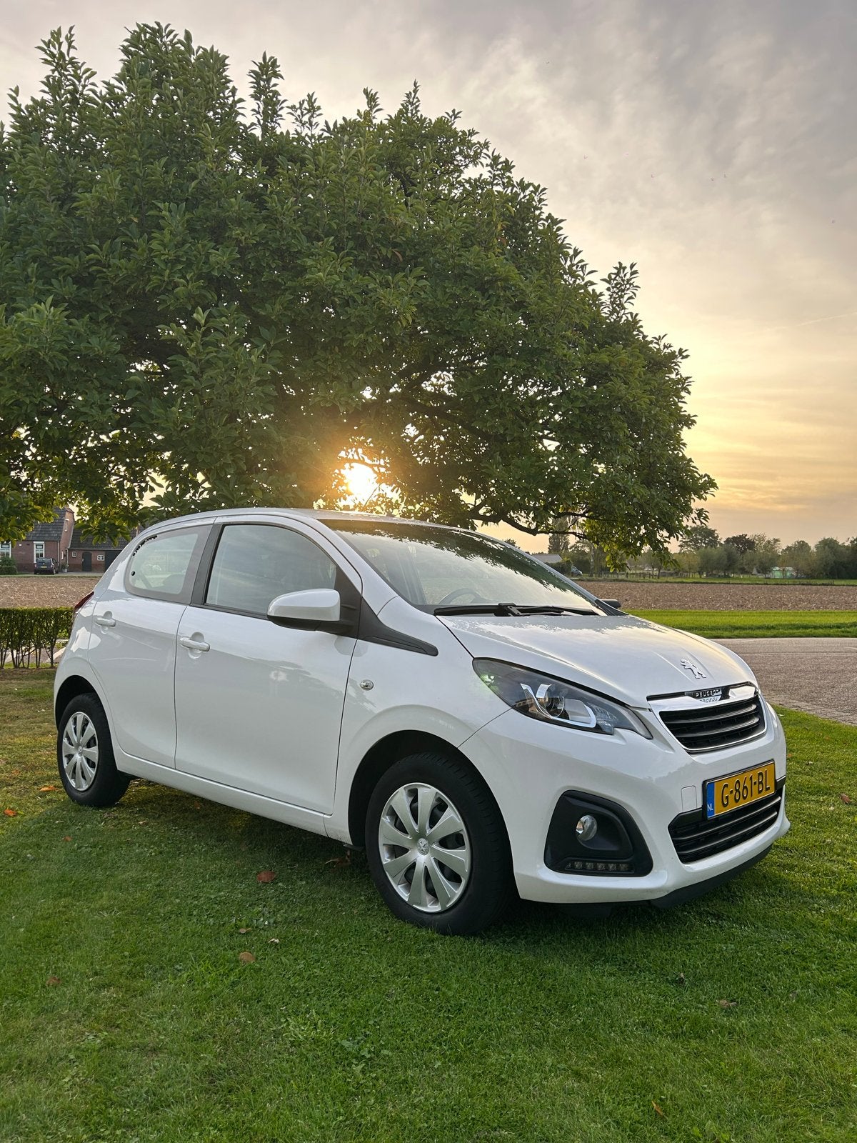 Peugeot 108 1.0 E-vti 72pk 5D 2019 Wit, Auto's, 4 stoelen, Wit, Origineel Nederlands, Bedrijf