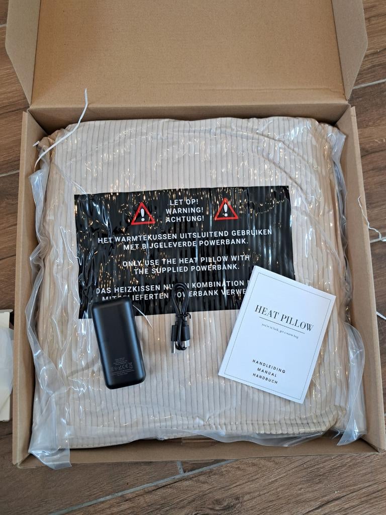 Heat Pillow - Warmtekussen met Powerbank, Ophalen of Verzenden, Nieuw, Beige, Textiel