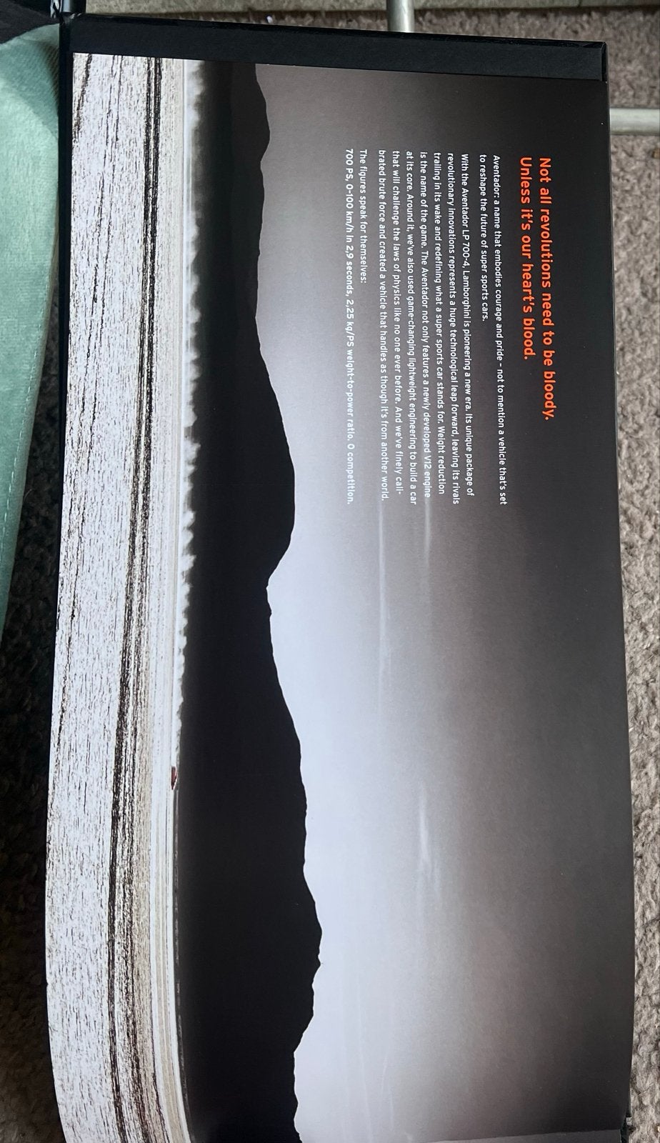 Lamborghini Aventador Boek - Exclusief Collecters Item, Boeken, Auto's | Boeken, Zo goed als nieuw, Ophalen