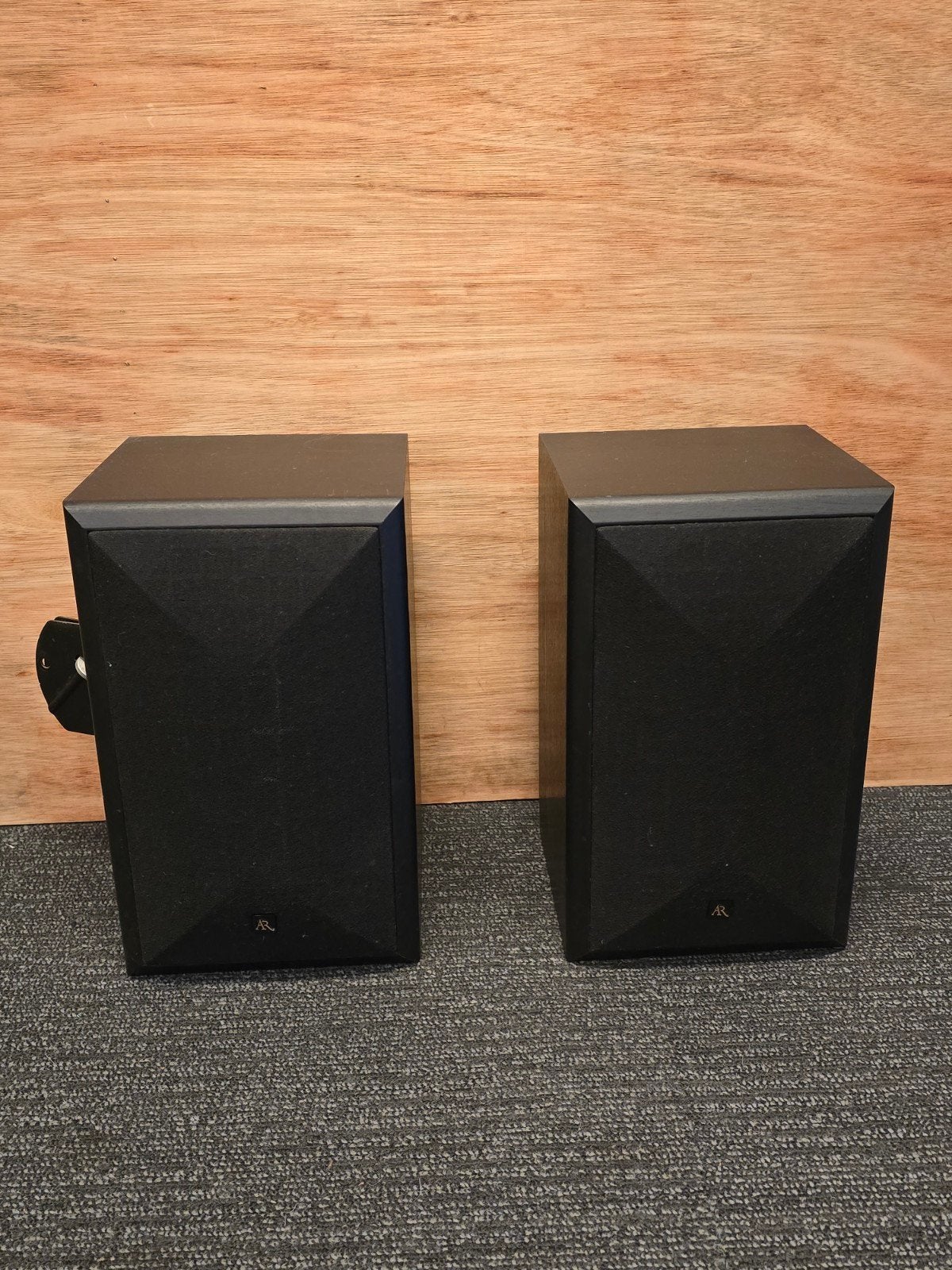 2x Acoustic research speakers boxen AR 206 HO
oxen 95,, Nvt, Nvt, Nvt, Ophalen