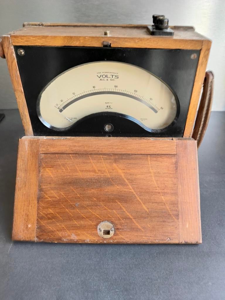 Antieke Voltmeter Everet Edgcumbe uit 1942, Ophalen of Verzenden
