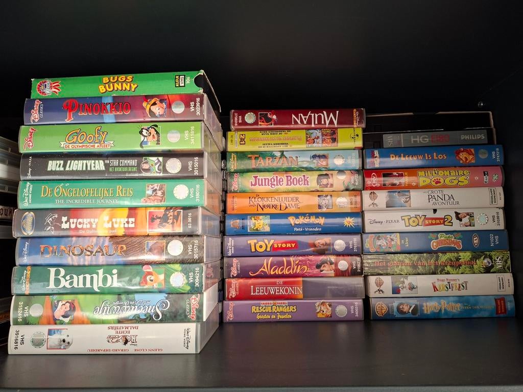 Grote collectie Disney en andere VHS videobanden, Cd's en Dvd's, Ophalen