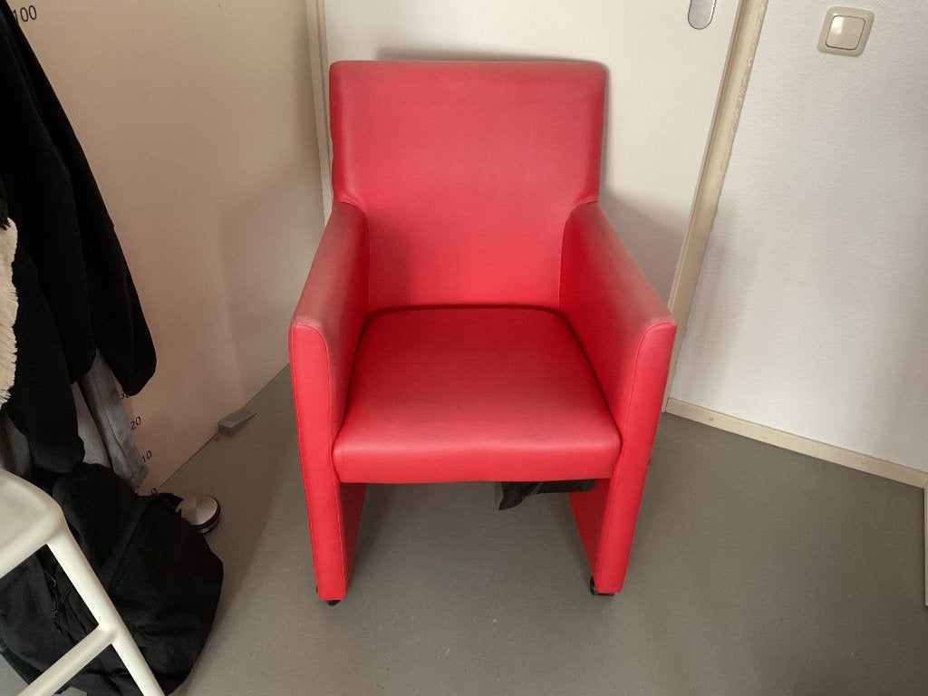Rode stoel op wieltjes, Huis en Inrichting, Stoelen, Ophalen, Gebruikt, Rood, Eén
