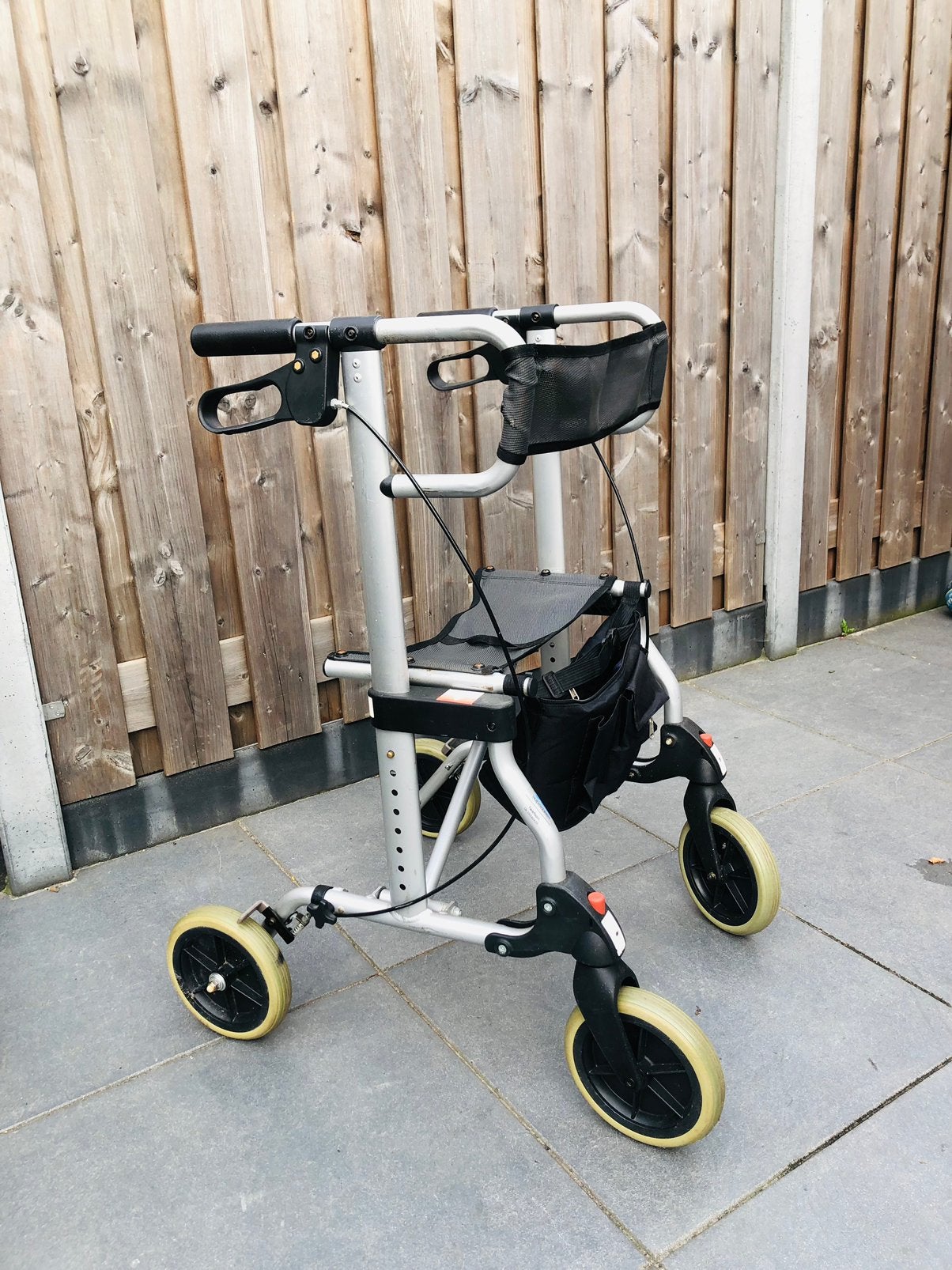 Opvouwbare inklapbare lichtgewicht rollator, Diversen, Rollators, Zo goed als nieuw, Opvouwbaar, Ophalen of Verzenden