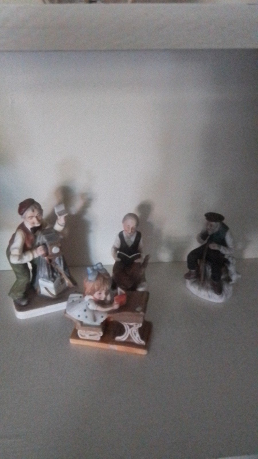Set van 4 vintage beeldjes: fotograaf, lezer, meisje, man, Verzamelen, Ophalen, Gebruikt, Mens