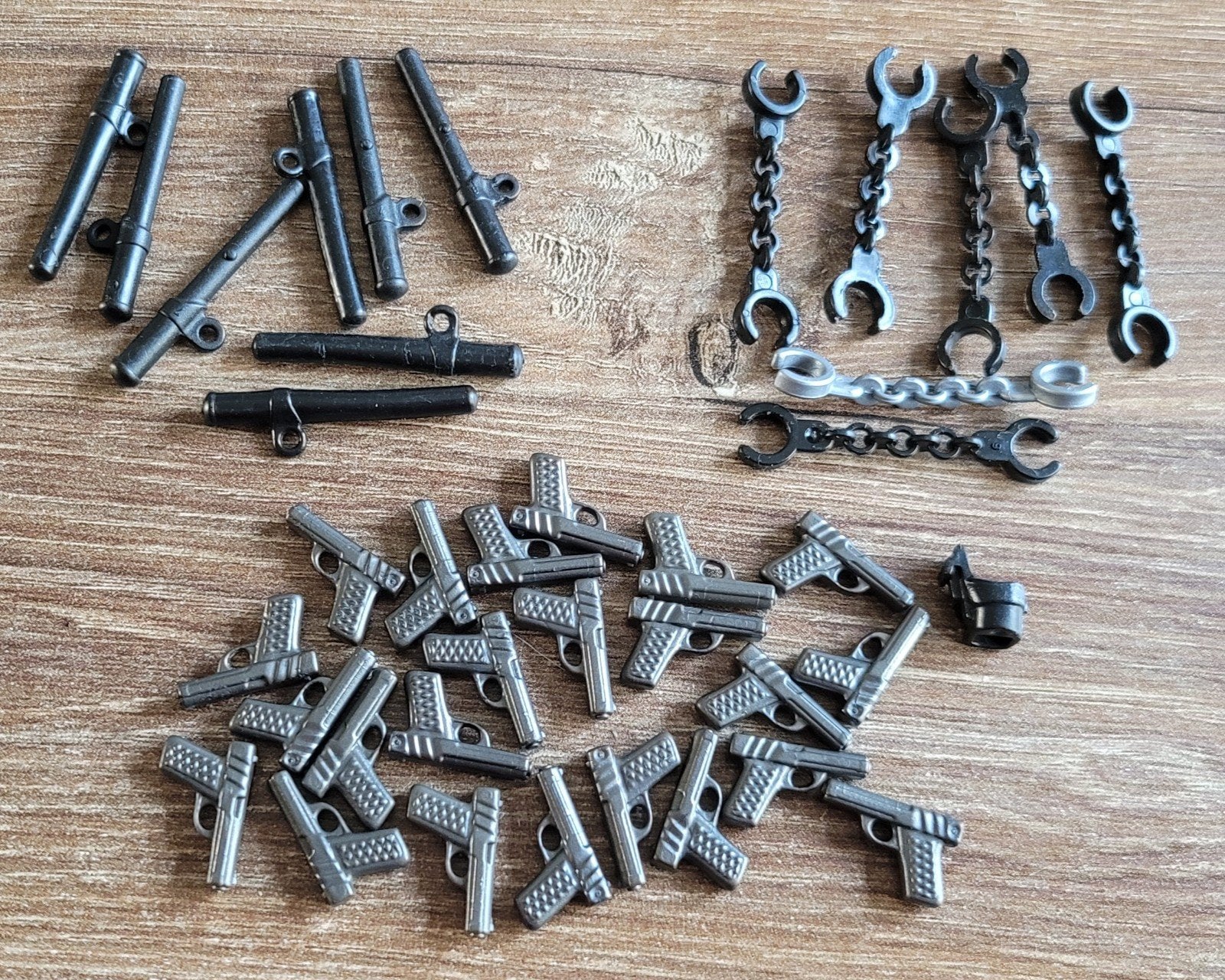 Playmobil politie wapens. revolvers, wapenstok en handboeien, Ophalen of Verzenden, Gebruikt