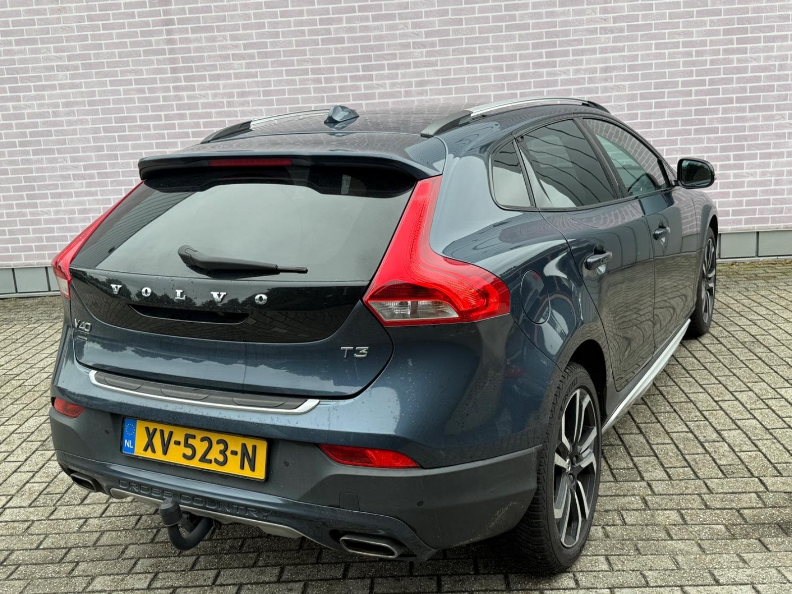 Volvo V40 Cross Country 1.5 T3 Polar+ Luxury | Trekhaak | Pa, 12 maanden, Blauw, 152 pk, Hatchback