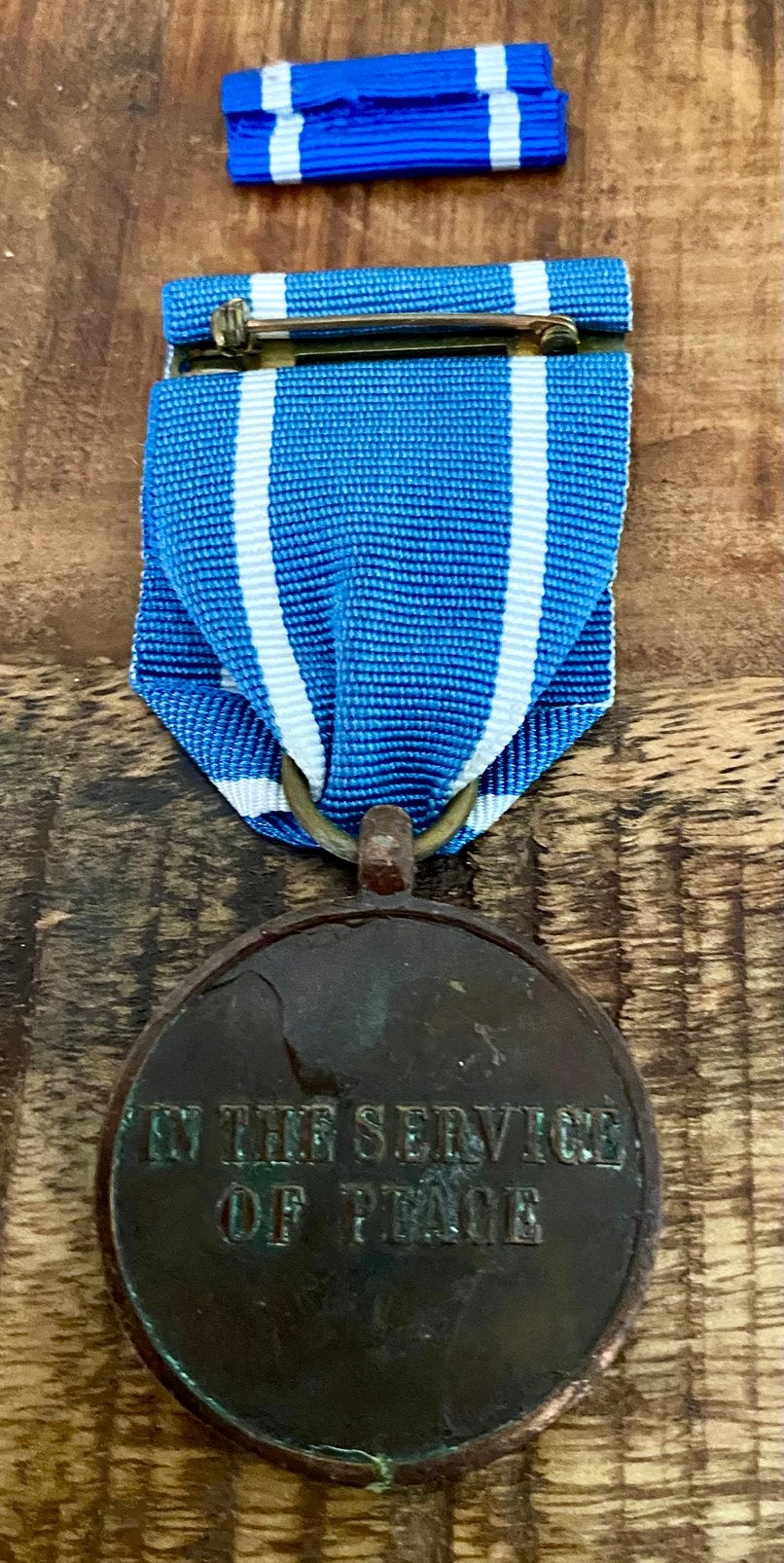 Herinneringsmedaille VN UNTSO met baton in doosje, Verzenden, Landmacht, Nederland, Lintje, Medaille of Wings